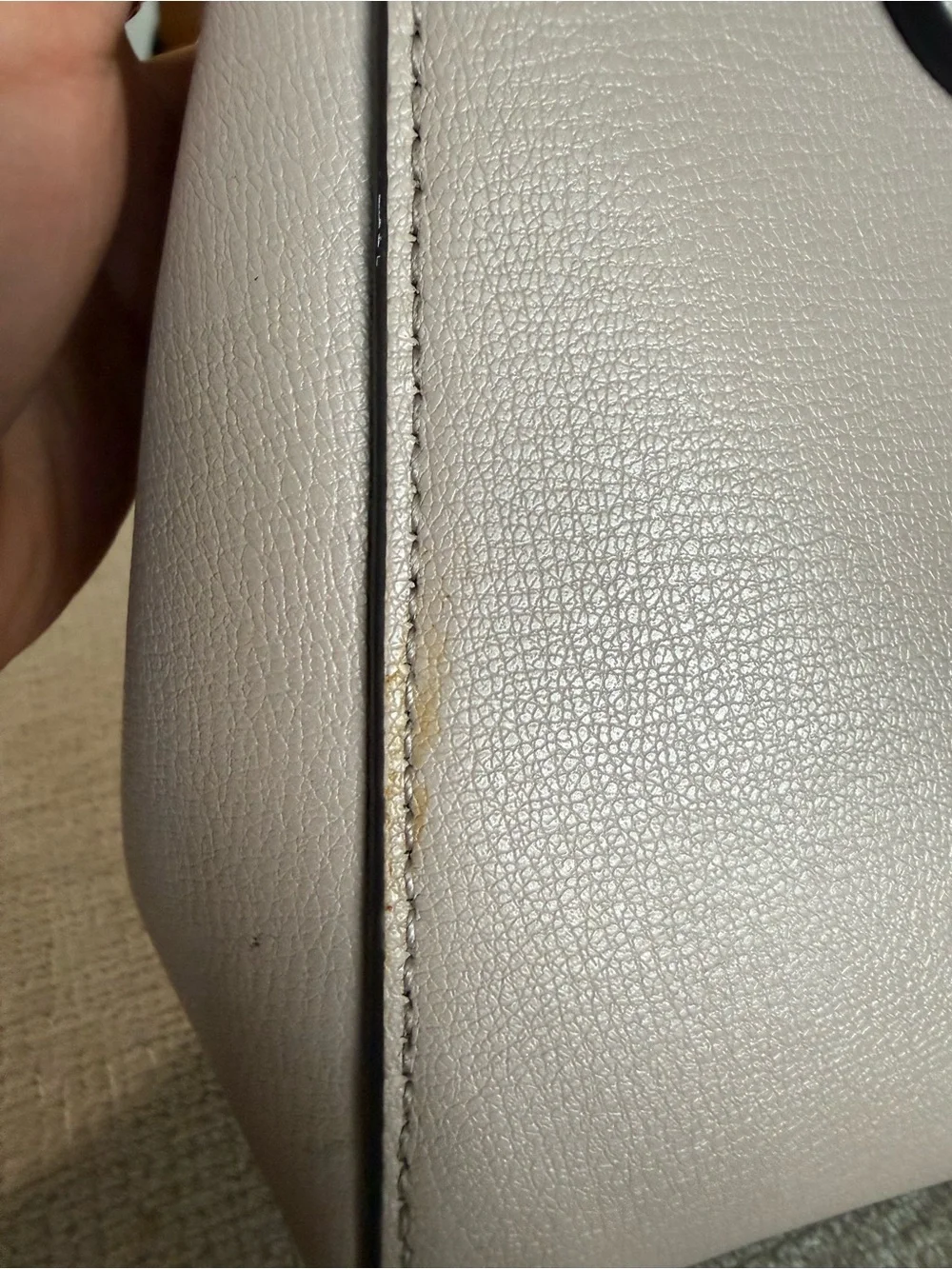 Kate Spade New York Tippy Leather Purse in Taupe